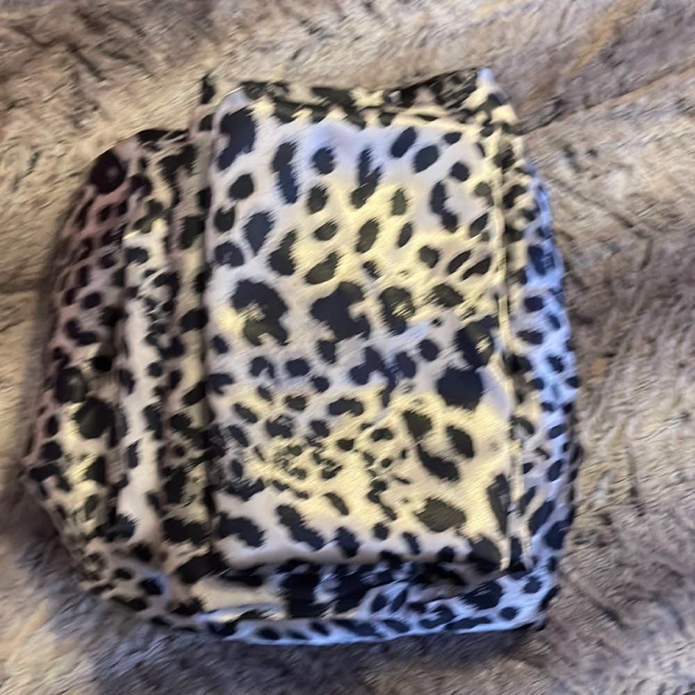 Leopard queen size fitted, and flat sheet with two pillowcases included. New